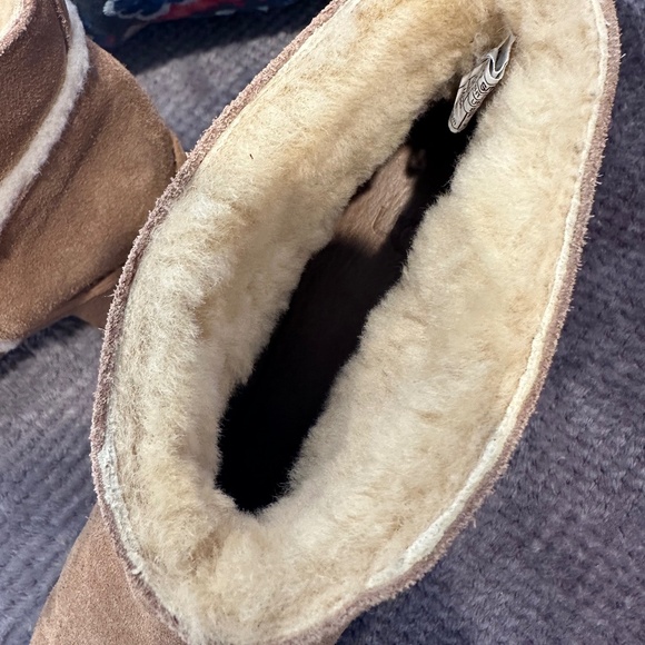 NWOT UGG KASEN BOOTS SIZE 9.5 - Picture 11 of 13